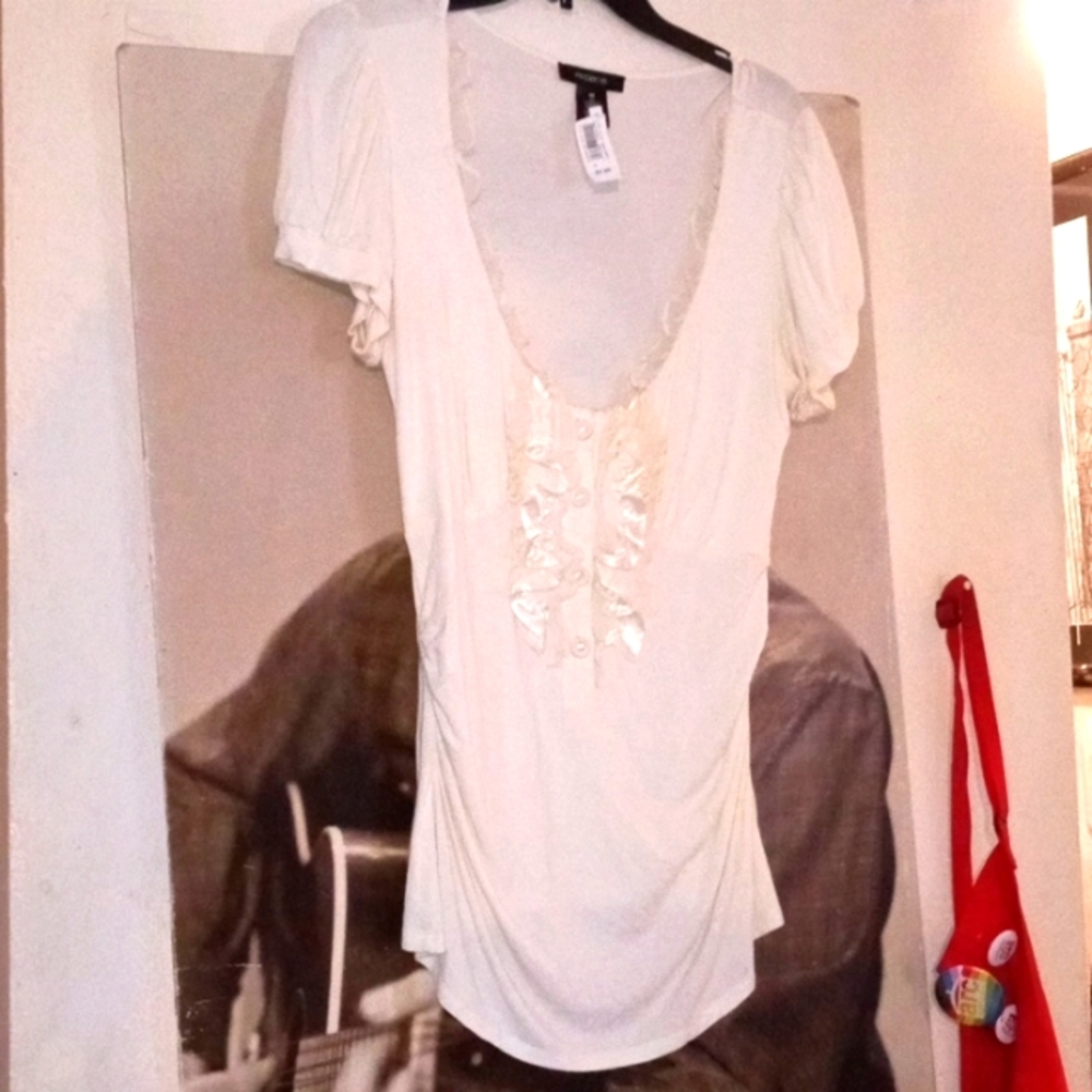 Short sleeve white medium top